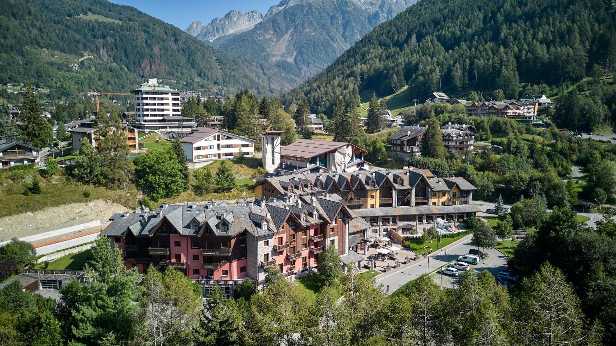 Blu Hotel Acquaseria Ponte Di Legno Eksteriør billede